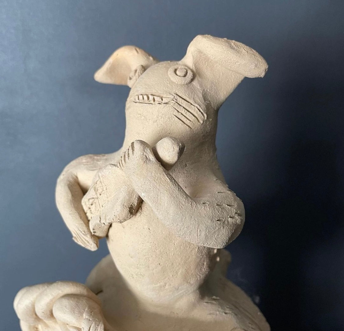 Ceramic Muñecas Statue