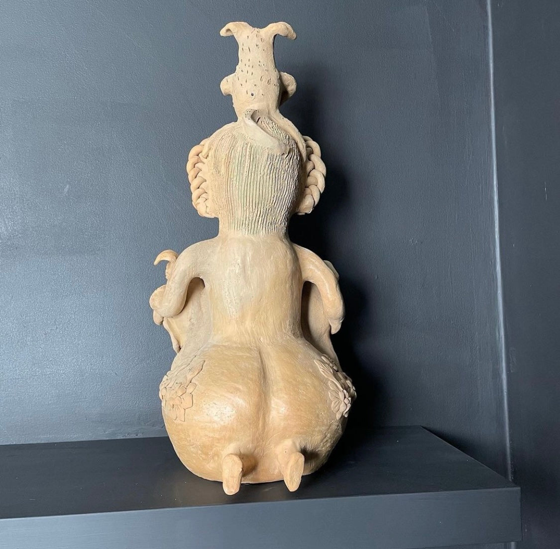 Ceramic Muñecas Statue