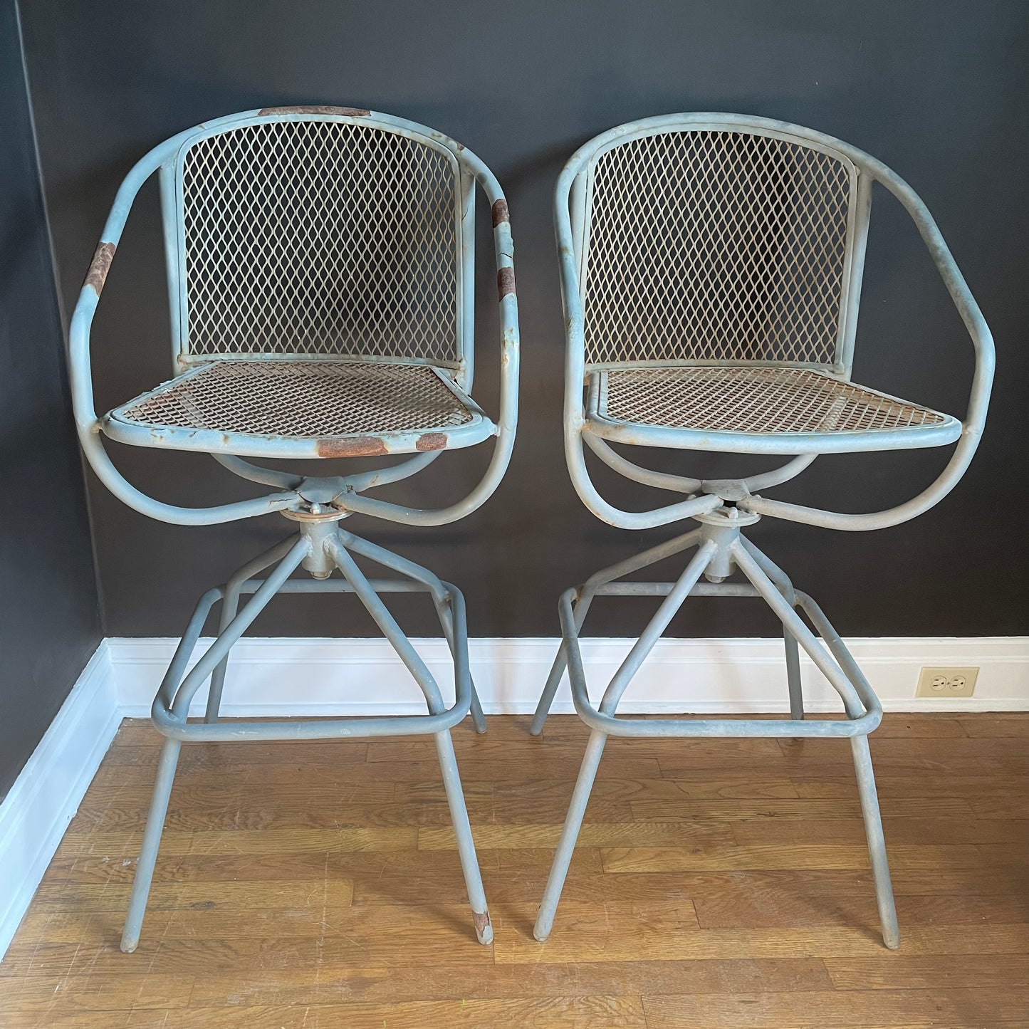 Bar Height Swivel Chairs