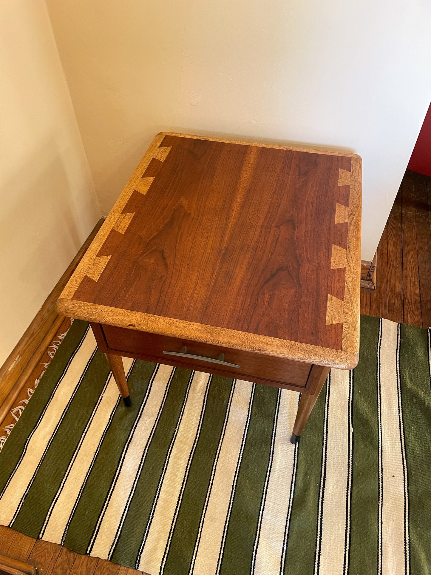 Lane Acclaim End Table with Drawer