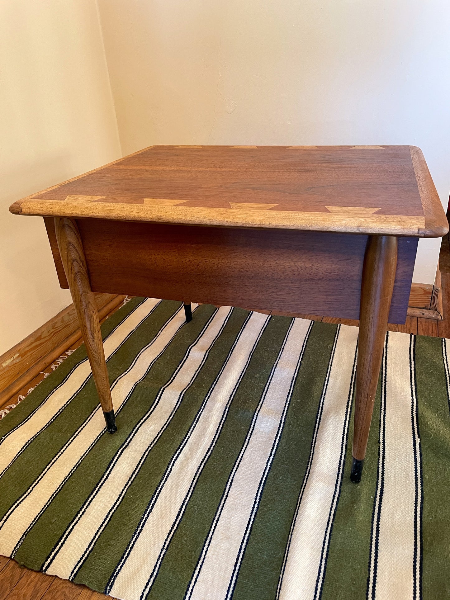 Lane Acclaim End Table with Drawer