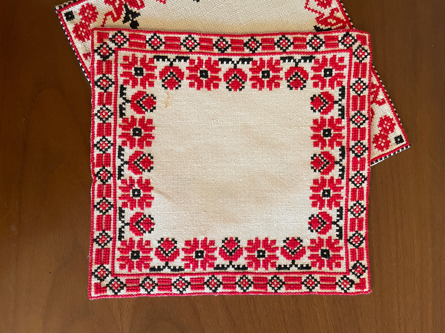 Beregi Embroidered Napkins