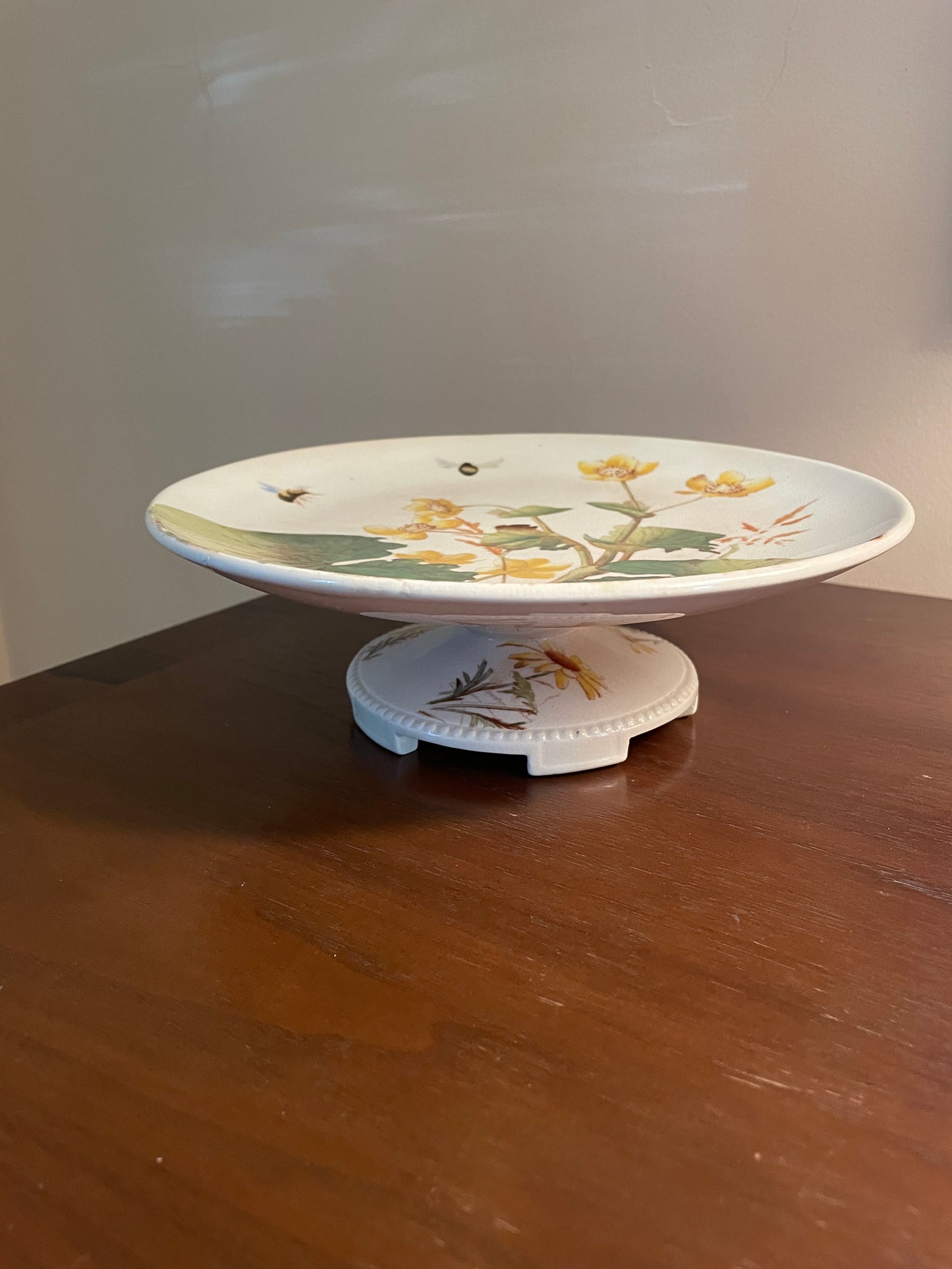 Victorian Familiar Flowers Cake Stand