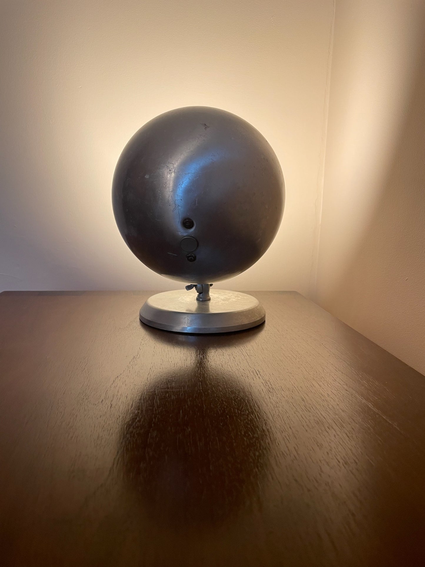 Eyeball Lamp